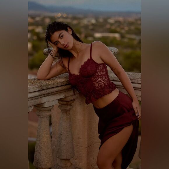 By Anthropologie Ruffle-Hem Lace Corset Top New With Tags Wine Color - Picture 4 of 4